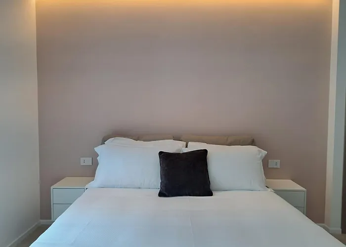 Lario Suite Apartments By Quokka 360 - With Parking Next To Como City